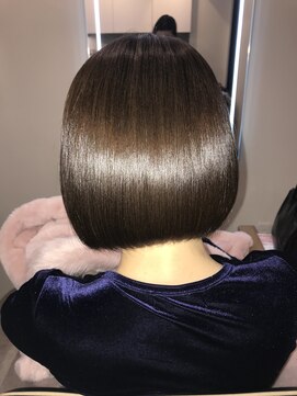 アールサロン アオヤマ(Rr SALON AOYAMA) クリスタルミネコラ