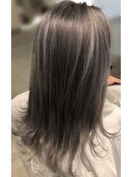 エミタス 宮街道(Emitas.) ツヤ感◎グレージュ