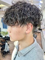 ウェイビーエフティフィフス 横浜西口(WAVEY ft.fifth)&nbsp;ツイストスパイラルパーマ波巻きスパイラル刈り上げマッシュ