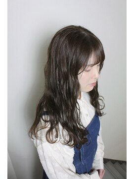ビアージュ(Viage) :外はねウェーブ :オリーブヘア :カーキアッシュ