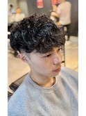 ツーブロックサイドパートスペインカール波巻きパーマ