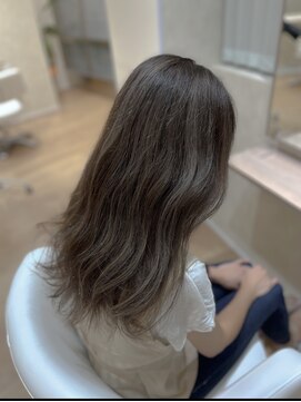 ジャパンデザイナーズアカデミー ベージュハイライトカラー