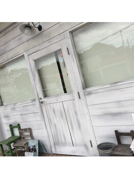 ラディウスヘアー(RDIUSHAIR)の写真/親しみやすいスタイリスト2人のプライベートサロン♪清潔感溢れる店内でリラックスしながらツヤ髪に☆