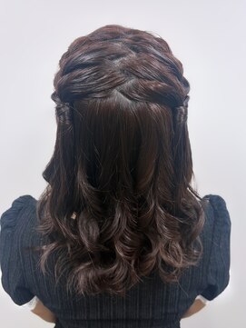 アールエーサロンモノクロ 秋葉原(RA SALON モノクロ) 編み込みハーフツイン