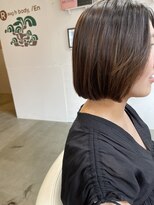 エン(En,)&nbsp;艶感◎大人女性の似合わせボブ