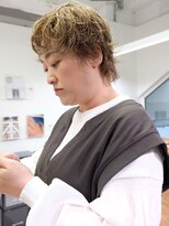 ムロ(Mulo)&nbsp;ベージュカラー×パーマ風ショート|ブリーチカラー