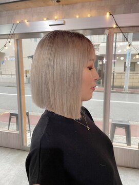 ミラク 町田(MIRAC) 【MIRAC町田店】ホワイトグレージュ×切りっぱなしボブ