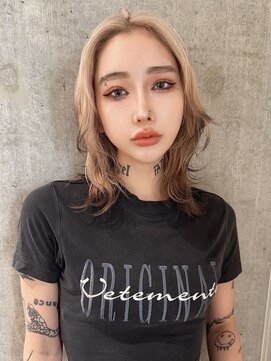 モニカ 栄店(MONIQA) ミルクティーベージュ