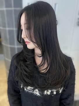 リアンバイアリュール(Lian by Allure) レイヤーカットハッシュカットミディアムレイヤーショートボブ