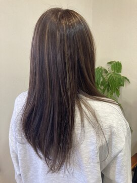 ヘアーフリーティー Hair freety 揺れるほど美しいロング／3D白髪ぼかしハイライト　透明感カラー
