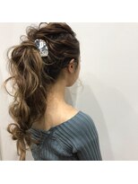 ココロ ヘアー 市野店(Cocolo hair) ルーズポニー｜ロングヘアアレンジ/20代/30代/40代