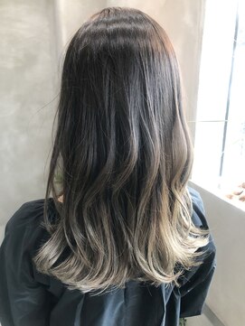 ソイルバイロミー(soil by ROMMY) 【グラデーションカラー】のロングヘア/横浜髪質改善