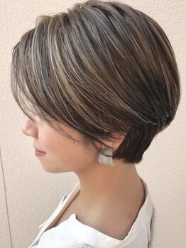 繊細な似合わせショートは[Fir-chi hair Design]にお任せ！首筋で魅せる"女性らしい柔らかさ"をお届け◎