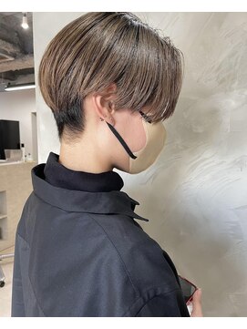フラッグ ヘアー 天神西通り店(Flag HAIR) メンズ風ショート　ブリーチ　ショートヘア