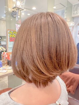 エメールヘア(aimere hair) どの世代でも似合う透明感ベージュショートボブ