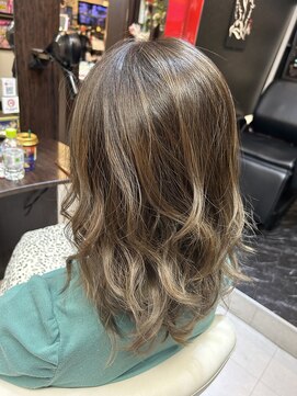 フェイスティ(feisty) beige