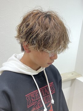 ジェニュイン(genuine) マッシュウルフ/ツイスト波打ちスパイラルMIXパーマ