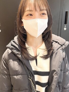 リベラ(LIBERA) くびレイヤーグレージュ小顔似合わせカットエアリーロング★TARO