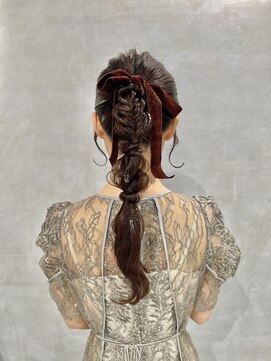 シャルムバイケンジ(Charm.by KENJE) 【ローポニーテール】編みおろし/結婚式/二次会/同窓会/銀座