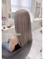 エフ(F)&nbsp;White☆Silver