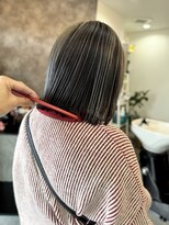 アラレ(ARARE)&nbsp;切りっぱなしボブ×アンブレラハイライトグレー