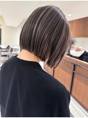 ハイライト白髪ぼかしダブルカラーインナーカラーショートボブ