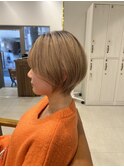 魅力倍増カールセミディシアーカラーダークアッシュショートヘア