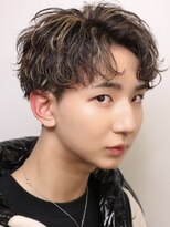 オーシャントーキョー 大阪(OCEAN TOKYO)&nbsp;ハイライトミルクティーベージュツーブロックメンズマッシュ