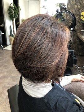 サロンドジュネ(salon de JUNE) 前下がり ニュアンスボブ