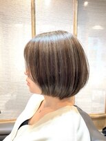 ロエ 平尾山荘(loe)&nbsp;【脱白髪染めハイライト】×ショートボブ