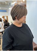 大人ショート白髪ぼかハイライト×ナチュラルベージュ