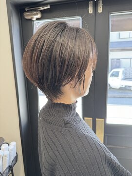 ラヴィン(LOVIN’) ひし形ショートボブ/ベージュ