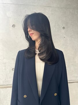 リバレッジ 白金(Leverage) 大人ワンカールセミロングレイヤー：Keita Hamaguchi