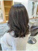 くびれミディアム×ダークグレージュカラー