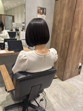 ツヤたっぷりボブ