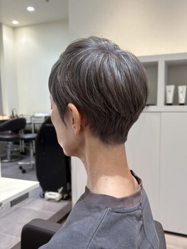 マオリ ホアロハ バイ アヌエヌエ(maoli hoaloha by anuenue) おしゃれな方におすすめ！育てる白髪ぼかし