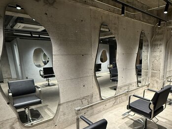 ルク(ruq.)の写真/【長野駅徒歩5分】ゆったりと音楽が流れる、地下の隠れ家サロン。日常の喧騒から離れて癒しの時間を