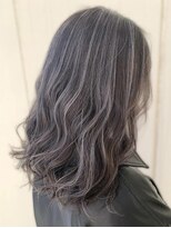 シャルムバイケンジ(Charm.by KENJE)&nbsp;デザインカラーバレイヤージュ細めハイライト白髪ぼかし東京銀座