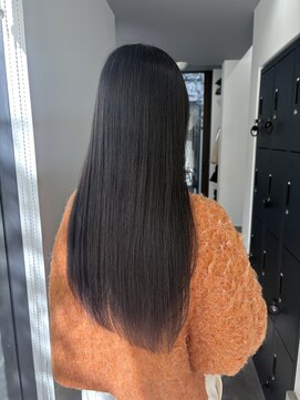 インチェルシー(in chelsea) ストレートでツヤサラ髪に