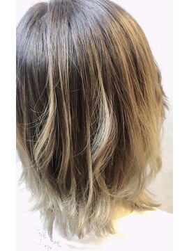 ヘアサロンM 新宿 グラデーションブロンド