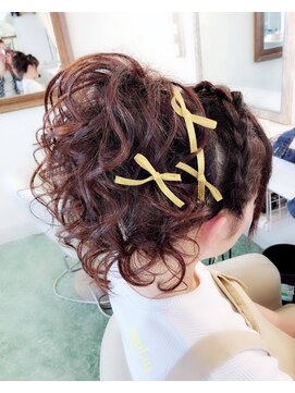 ヘアアンドメイク スタジオ ラプラス(HAIR&MAKE STUDIO rapLus) ☆編みカチュ×ポニテ散らし☆
