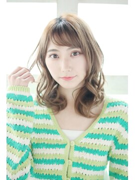 ゴッドハンド 横浜店 ショートバングのミックスカールスタイル