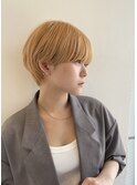 20代 耳かけのみ マッシュショート ハイトーン ブリーチ