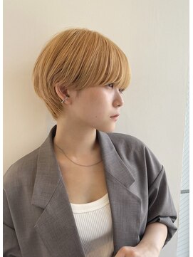 イヴォークトーキョーオーサカ(EVOKE TOKYO osaka) 20代 耳かけのみ マッシュショート ハイトーン ブリーチ