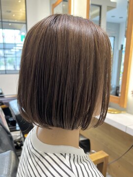 ノーベンバー(NOVEMBER) 【綺麗なミニボブ】