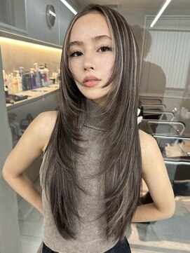 ヨロ 小岩(YOLO) レイヤーカットハイライトショートヘアイルミナカラーオージュア