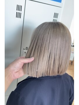 フク ヘアーワークス バイ フェニーチェ(fuku hair works by FENICE) ホワイトベージュ