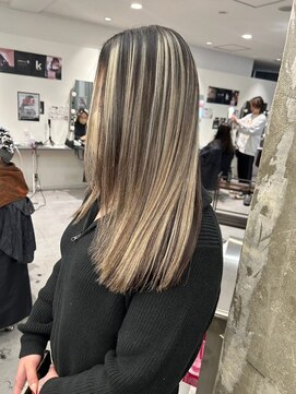 キング 枚方店(K!ng) 縮毛矯正髪質改善ハイライトレイヤーカット梅田美容室エクステ