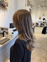 トイズファクトリー(Toys Factory)&nbsp;ミルクティーベージュ×ロングレイヤー美髪