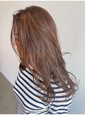 外国人風ハイレイヤーヘア/艶髪カラー